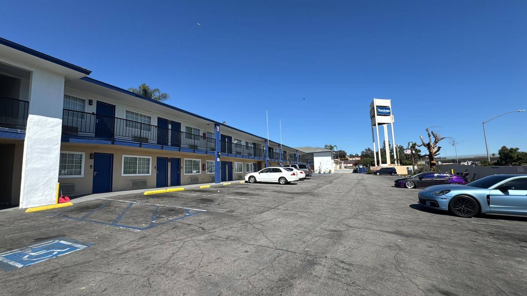 Travelodge By Wyndham Fairplex Pomona Exterior foto